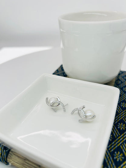 Elegent Freshwater Pearls (9-9.5mm)  Double-C Earrings - Nexus8gg Jewellery