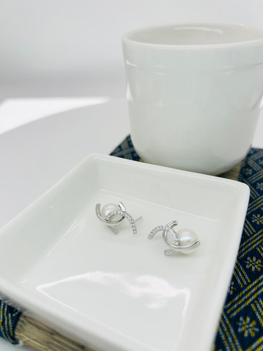 Elegent Freshwater Pearls (9-9.5mm)  Double-C Earrings - Nexus8gg Jewellery