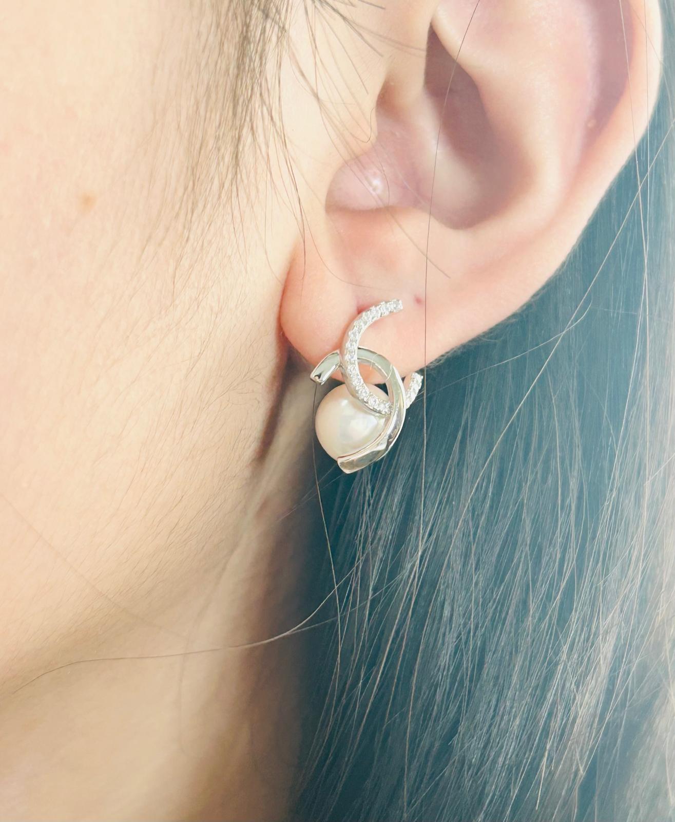 Elegent Freshwater Pearls (9-9.5mm)  Double-C Earrings - Nexus8gg Jewellery
