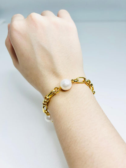Freshwater Pearls (10.5-11mm) Bracelet - Nexus8gg Jewellery