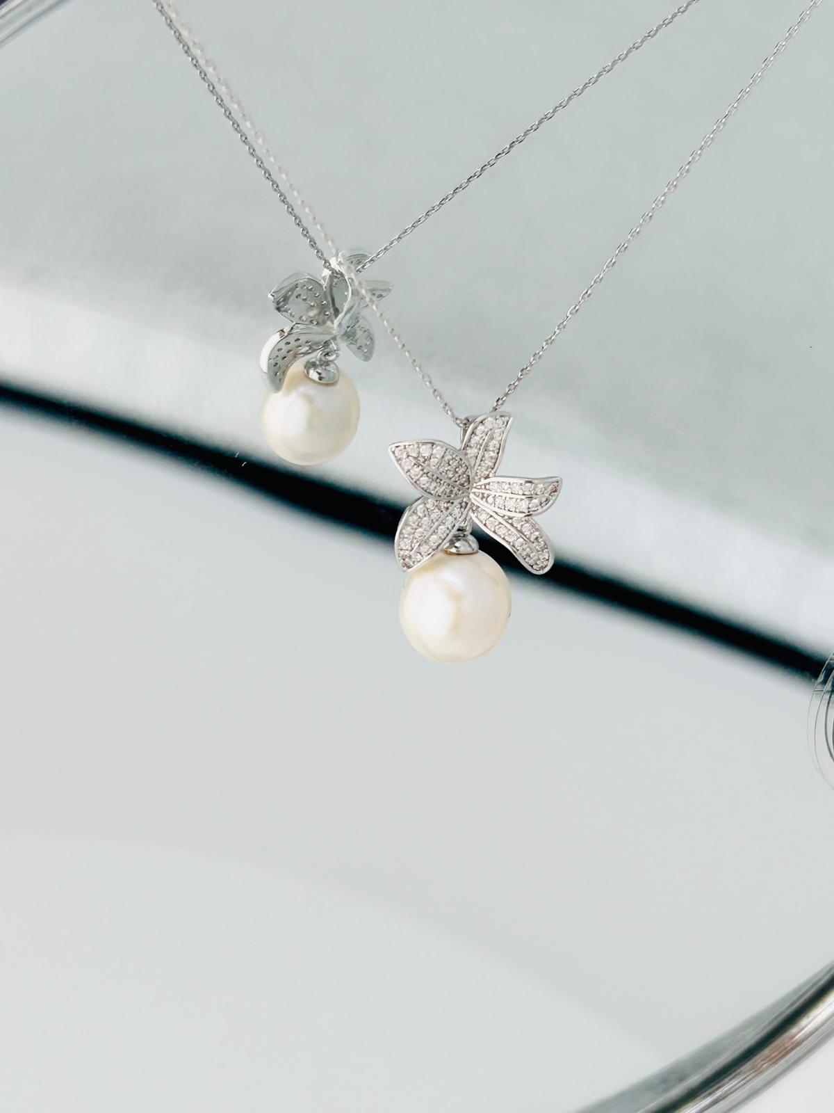 Freshwater White Pearl (11.8 - 12.5 mm) Flower Pendant - Nexus8gg Jewellery