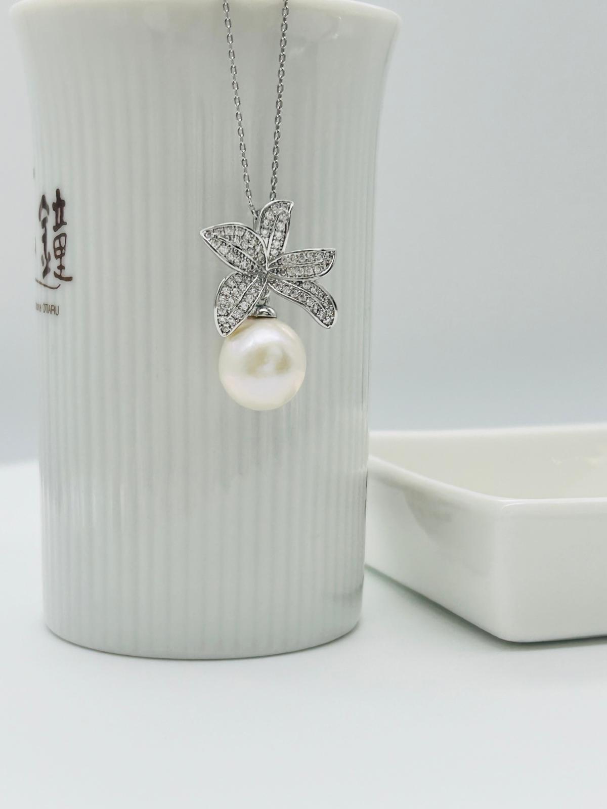 Freshwater White Pearl (11.8 - 12.5 mm) Flower Pendant - Nexus8gg Jewellery