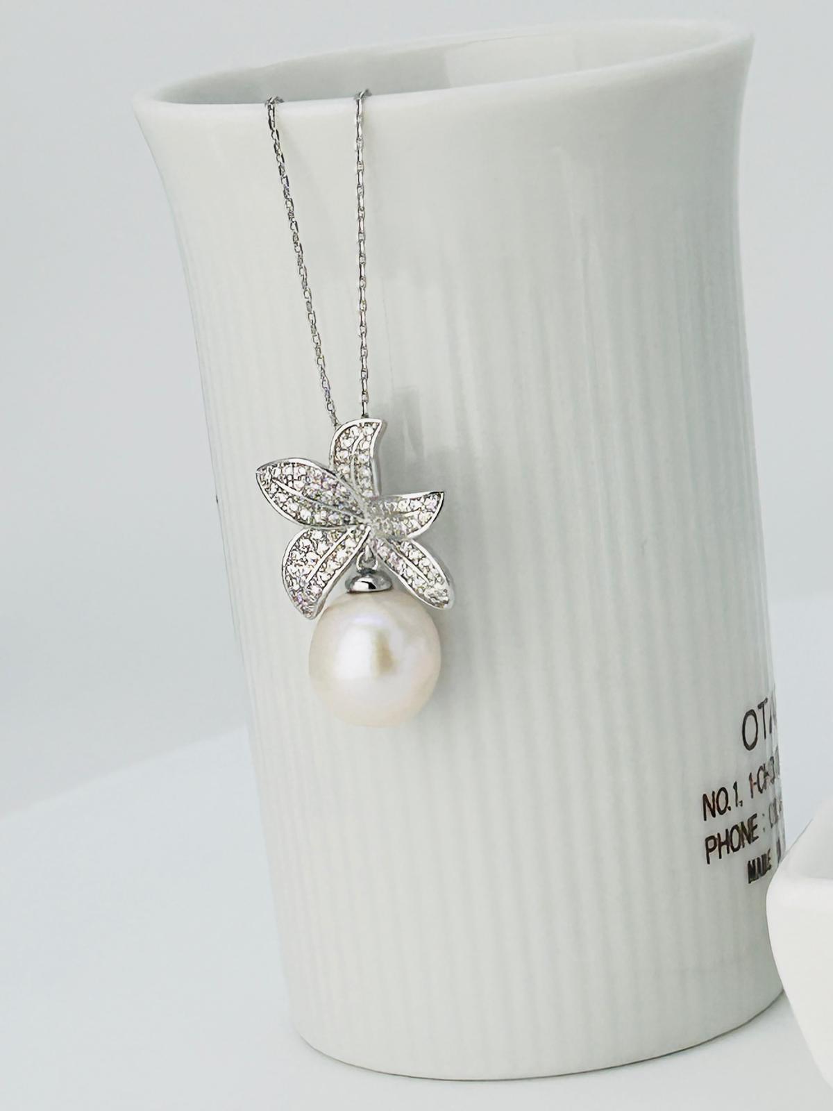 Freshwater White Pearl (11.8 - 12.5 mm) Flower Pendant - Nexus8gg Jewellery