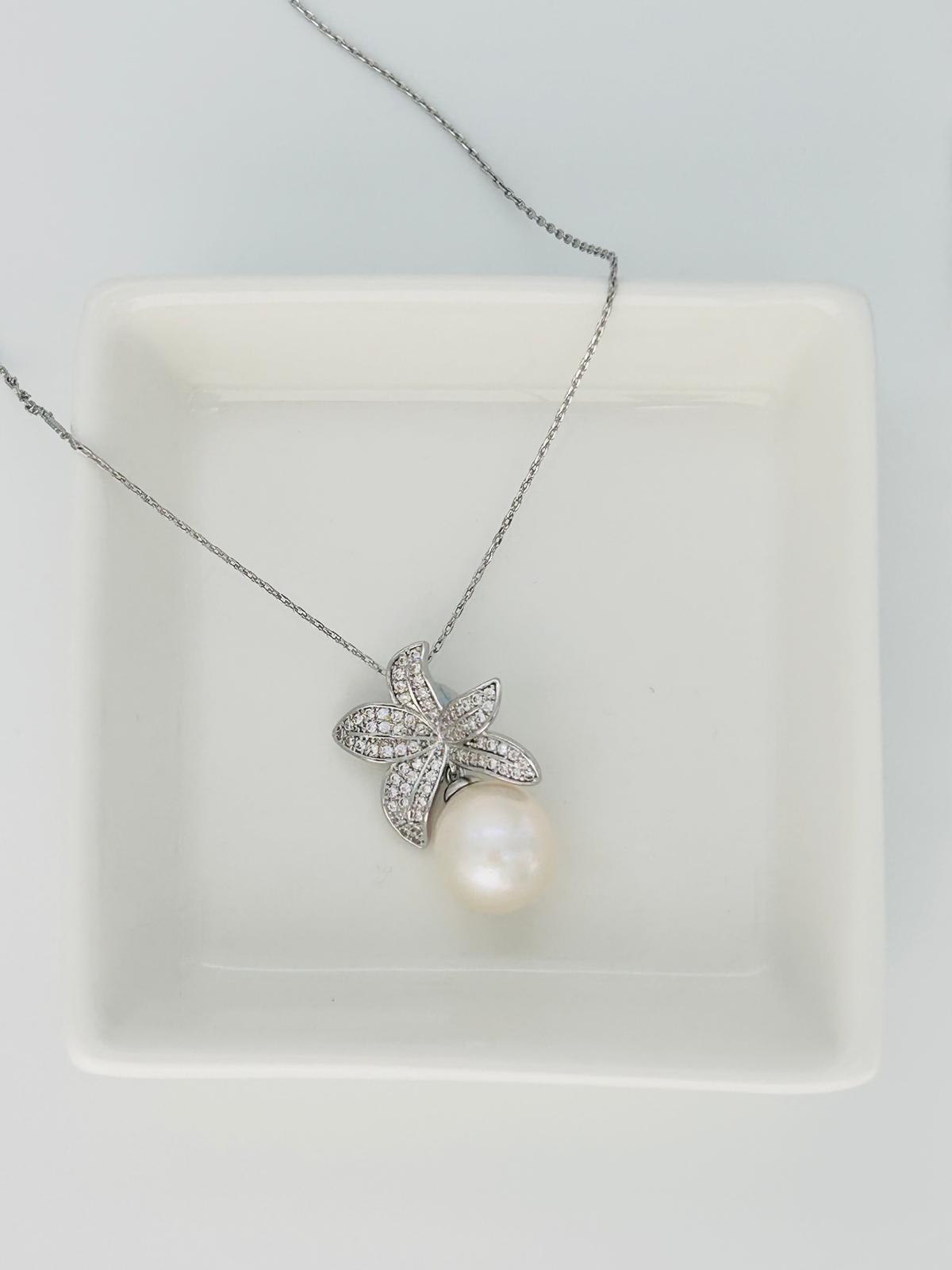 Freshwater White Pearl (11.8 - 12.5 mm) Flower Pendant - Nexus8gg Jewellery