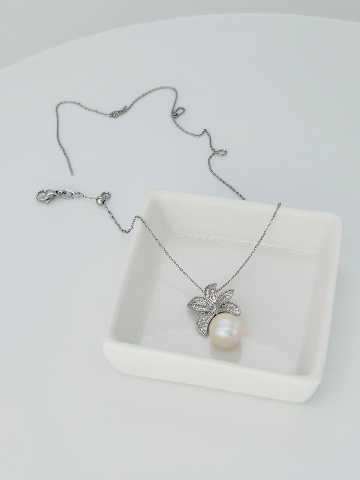 Freshwater White Pearl (11.8 - 12.5 mm) Flower Pendant - Nexus8gg Jewellery