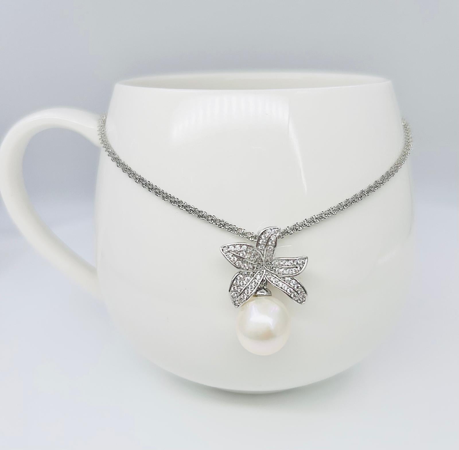 Freshwater White Pearl (11.8 - 12.5 mm) Flower Pendant - Nexus8gg Jewellery