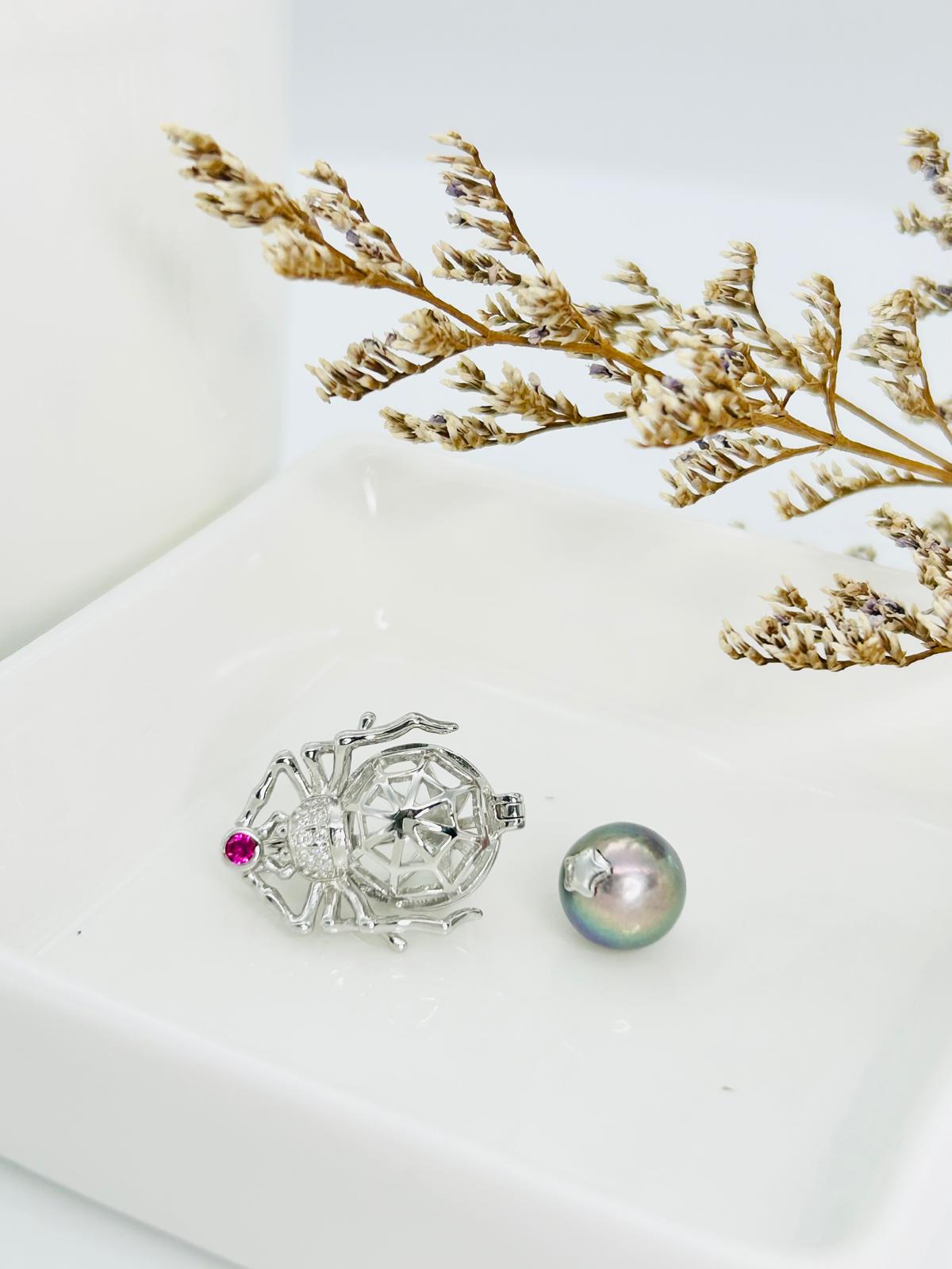 [Promo] Halloween Spider Pendant with Hidden Pearl – Unique Jewellery Design | Singapore - Nexus8gg Jewellery