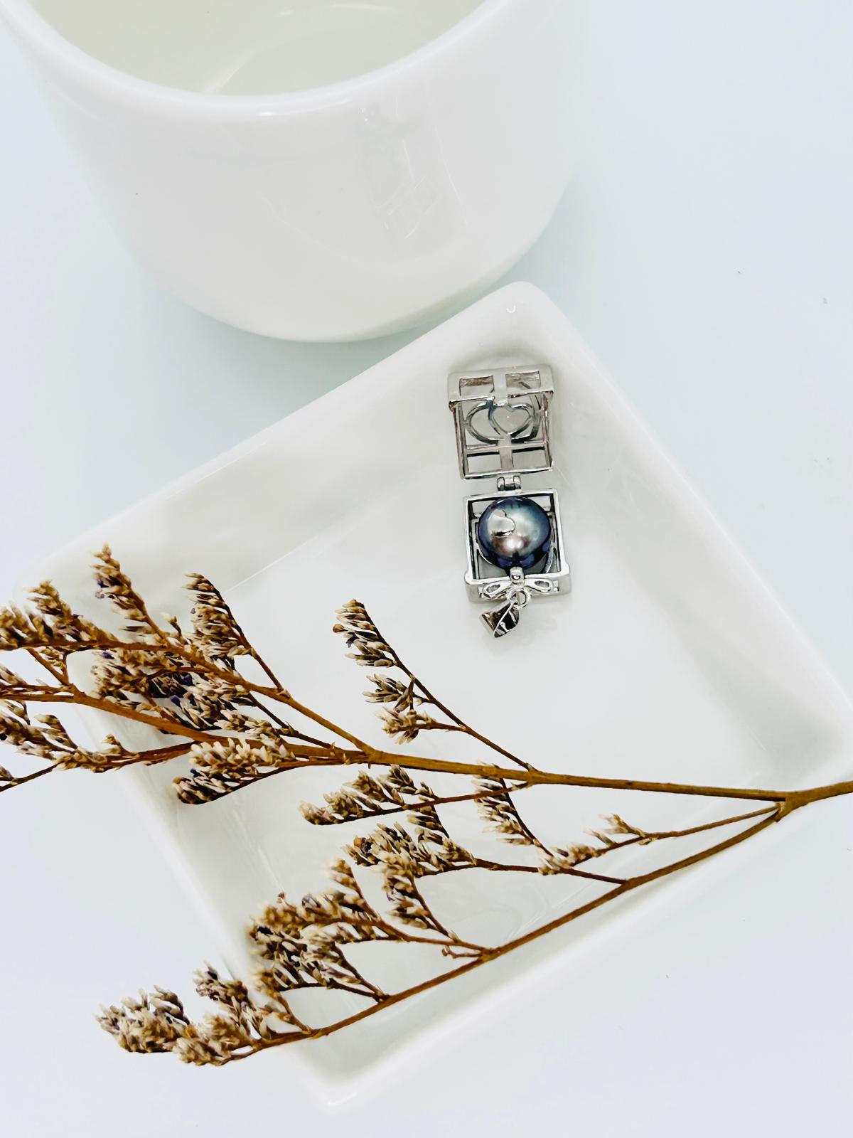 [Promo] Magic Cube Pendant with Hidden Pearl – Unique Jewellery Design | Singapore - Nexus8gg Jewellery