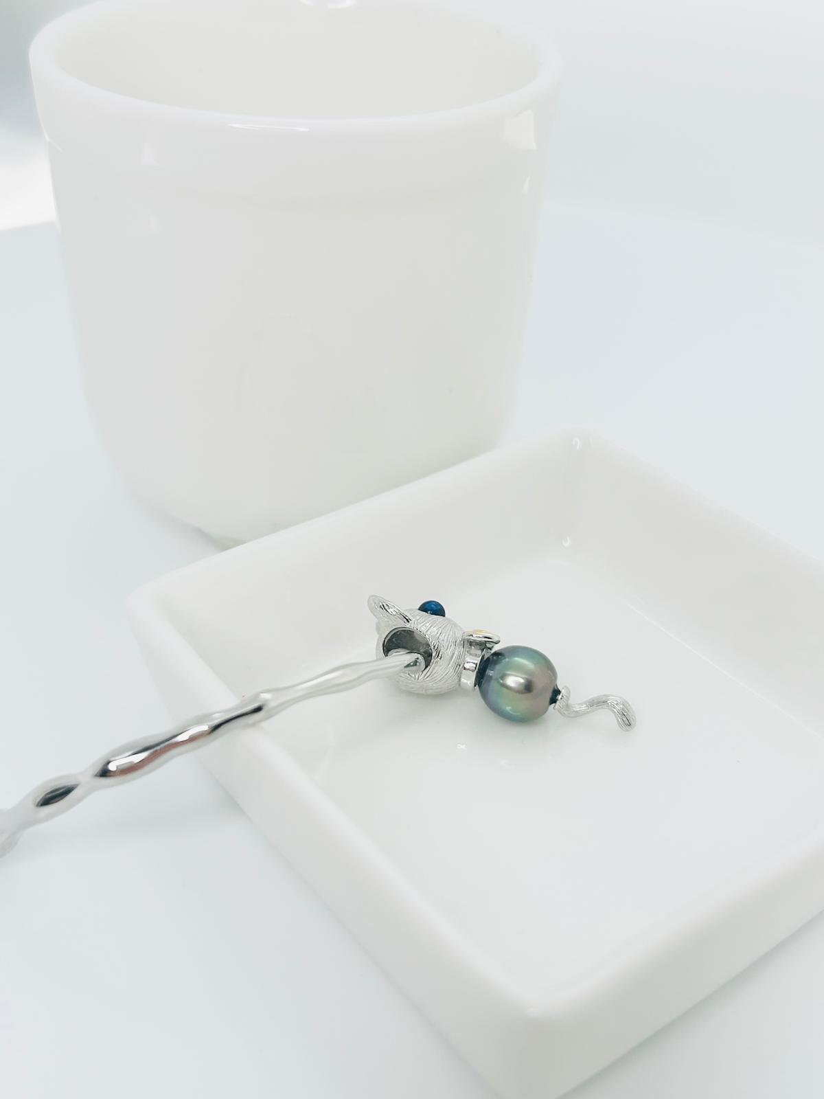 Unqiue Peacock Green Tahitian Pearl (9-9.5mm) Kitty Charm & Pendant - Nexus8gg Jewellery