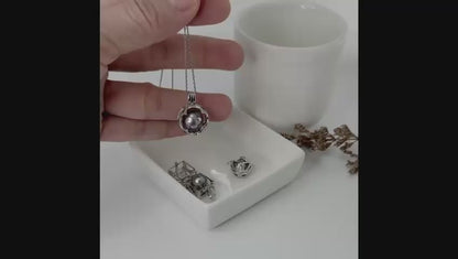 Pendant with Hidden Pearl – Unique Jewellery Design | Singapore