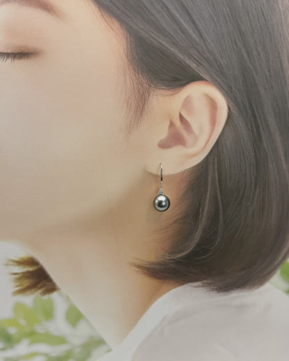 18K Elegant Tahitian Silver Grey Pearl (9.5-10mm) Earrings | Classic Design