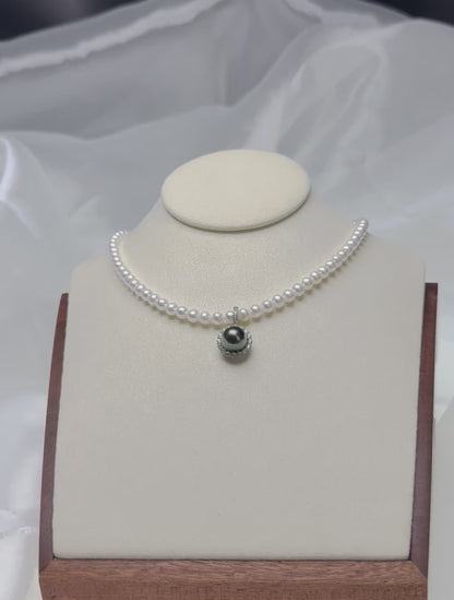 Elegant Tahitian (Peacock Green) Pearl (10-10.5mm) Pendant